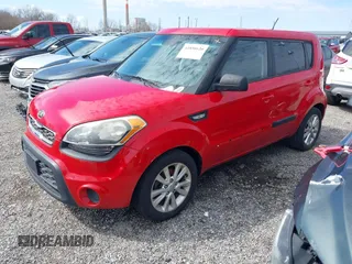 2013 Kia Soul with VIN KNDJT2A50D7614366, listed as a IAAI auction lot 41898620 with 141,160 mi miles. Bid and sale history available at carsss.com. Image 2.