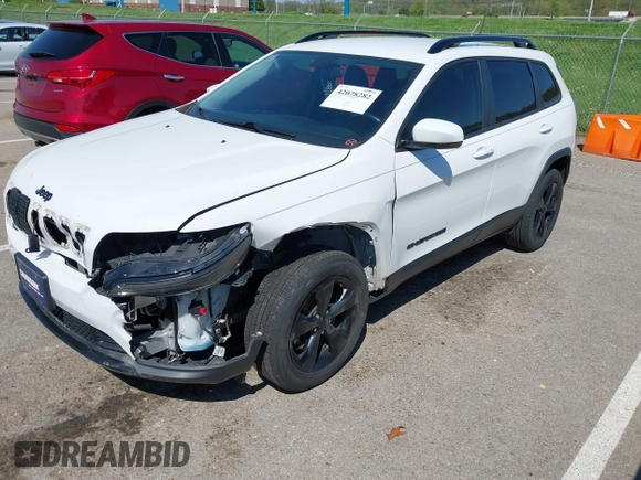 2019 Jeep Cherokee Latitude Plus z VIN 1C4PJMLB7KD394026, wystawiony jako IAAI lot #42078282 z przebiegiem 113 503 mil mil oraz . Historia ofert i sprzedaży dostępna na DreamBid. Obrazek 20.
