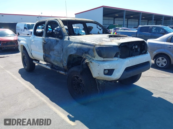 2014 Toyota Tacoma with VIN 5TFLU4EN0EX098815, listed as a IAAI auction lot 41675606 with 89,365 mi miles. Bid and sale history available at carsss.com. Image 1.