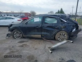 2020 Ford Escape SE z VIN 1FMCU9G65LUA09107, wystawiony jako IAAI lot #41967725 z przebiegiem 131 177 mil mil oraz . Historia ofert i sprzedaży dostępna na DreamBid. Obrazek 14.