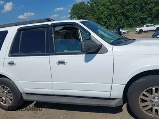 2013 Ford Expedition XLT with VIN 1FMJU1H59DEF13542, listed as a IAAI auction lot 42632656 with 120,735 mi miles and . Bid and sale history available at DreamBid. Image 13.