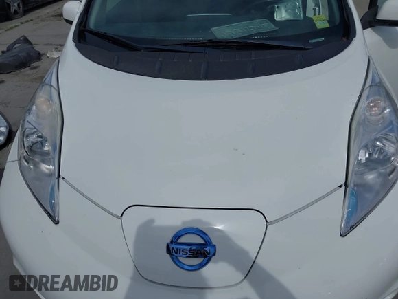 2015 Nissan LEAF S with VIN 1N4AZ0CP4FC326903, listed as a IAAI auction lot 42009732 with 109,794 mi miles. Bid and sale history available at carsss.com. Image 10.