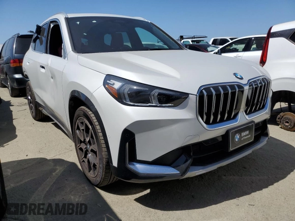 2023 BMW X1 xDrive28i with VIN WBX73EF0XP5W02835, listed as a Copart auction lot 48131313 with 257 mi miles and . Bid and sale history available at DreamBid. Image 4.