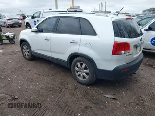 2012 Kia Sorento LX with VIN 5XYKTDA23CG272564, listed as a IAAI auction lot 41927982 with 205,556 mi miles. Bid and sale history available at carsss.com. Image 3.