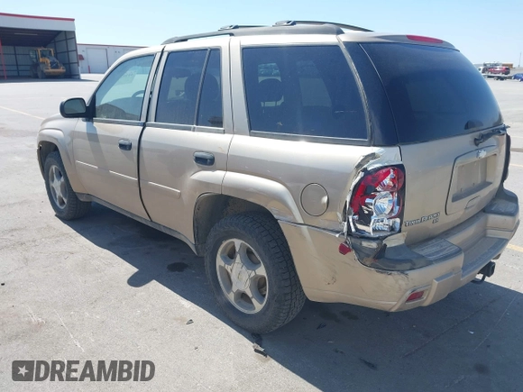 2006 Chevrolet TrailBlazer LS with VIN 1GNDT13S562346030, listed as a IAAI auction lot 41915887 with 228,486 mi miles and . Bid and sale history available at DreamBid. Image 3.