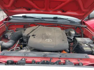 2006 Toyota Tacoma with VIN 5TEUU42N66Z241527, listed as a IAAI auction lot 40448450 with 161,424 mi miles. Bid and sale history available at carsss.com. Image 10.