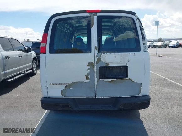 2008 Chevrolet Express Cargo Van with VIN 1GCFG15X481185208, listed as a IAAI auction lot 41945350 with 0 mi miles. Bid and sale history available at carsss.com. Image 14.