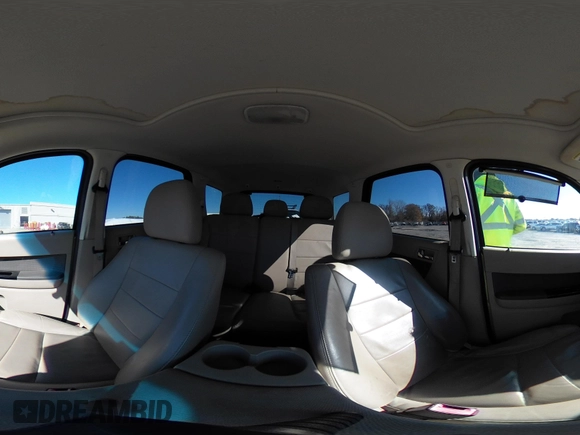 2011 Ford Escape Hybrid с VIN 1FMCU4K30BKA59861, выставлен на аукционе IAAI как лот 41379972 с пробегом 180 166 миль миль и . История ставок и продаж доступна на DreamBid. Изображение 18.