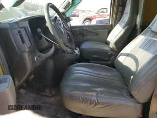 2020 GMC Savana Cargo Van with VIN 1GTW7AFG6L1252138, listed as a Copart auction lot 48175425 with 174,950 mi miles and Salvage Title. Bid and sale history available at carsss.com. Image 7.