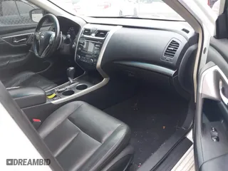 2013 Nissan Altima 3.5 SL with VIN 1N4BL3AP1DC173971, listed as a IAAI auction lot 41330016 with 185,945 mi miles. Bid and sale history available at carsss.com. Image 5.
