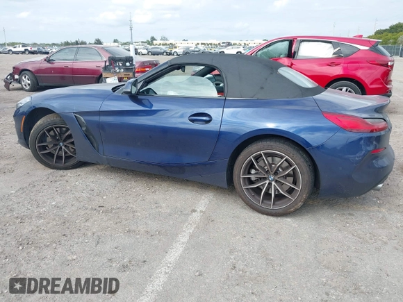 2021 BMW Z4 sDrive30i with VIN WBAHF3C05MWX11773, listed as a IAAI auction lot 41358869 with 16,373 mi miles. Bid and sale history available at carsss.com. Image 3.