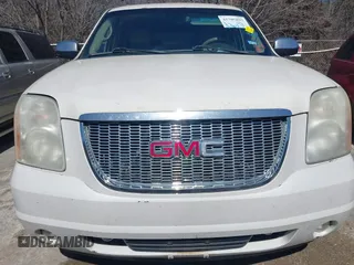 2008 GMC Yukon XL SLT 4SB with VIN 1GKFC16098R204547, listed as a IAAI auction lot 41705893 with 327,803 mi miles and . Bid and sale history available at carsss.com. Image 6.
