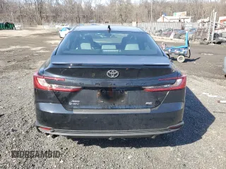 2025 Toyota Camry LE z VIN 4T1DBADK3SU510279, wystawiony jako Copart lot #46408205 z przebiegiem 7 274 mil mil oraz Szkoda całkowita • Salvage title. Historia ofert i sprzedaży dostępna na DreamBid. Obrazek 6.