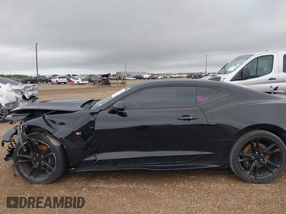 2019 Chevrolet Camaro 1SS z VIN 1G1FF1R70K0111514, wystawiony jako IAAI lot #41924277 z przebiegiem Nie podano mil oraz . Historia ofert i sprzedaży dostępna na DreamBid. Obrazek 14.