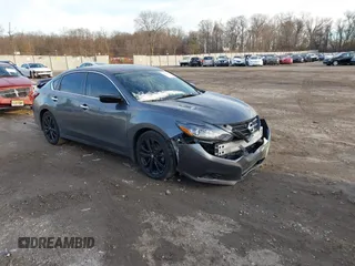 2018 Nissan Altima SV with VIN 1N4AL3APXJC296000, listed as a IAAI auction lot 41136829 with 53,975 mi miles and . Bid and sale history available at carsss.com. Image 1.