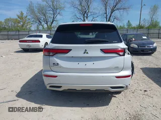 2022 Mitsubishi Outlander SEL z VIN JA4J4VA87NZ082333, wystawiony jako IAAI lot #42096610 z przebiegiem 31 813 mil mil oraz . Historia ofert i sprzedaży dostępna na DreamBid. Obrazek 16.
