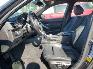 2015 BMW 3 Series 328i xDrive z VIN WBA3B3C59FJ985561, wystawiony jako Copart lot #55222995 z przebiegiem 116 610 mil mil oraz Szkoda całkowita • Salvage title. Historia ofert i sprzedaży dostępna na DreamBid. Obrazek 7.
