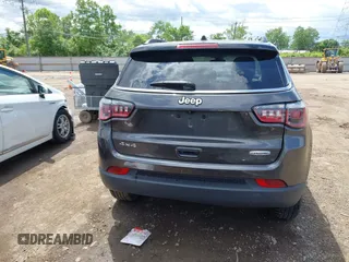 2018 Jeep Compass Latitude with VIN 3C4NJDBB5JT355582, listed as a IAAI auction lot 42351818 with 75,324 mi miles and . Bid and sale history available at DreamBid. Image 17.