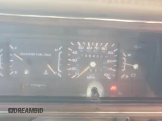 1992 Chrysler New Yorker z VIN 1C3XC66R8ND780848, wystawiony jako Copart lot #46454745 z przebiegiem 138 439 mil mil oraz Szkody całkowita. Historia ofert i sprzedaży dostępna na DreamBid. Obrazek 9.