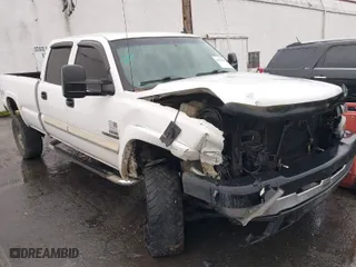 2006 Chevrolet Silverado 2500HD LT1 with VIN 1GCHK23D46F191371, listed as a IAAI auction lot 41032500 with 1 mi miles. Bid and sale history available at carsss.com. Image 6.
