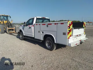 2017 Ford Super Duty F-250 SRW XLT with VIN 1FTBF2BT9HEC33223, listed as a IAAI auction lot 41980301 with 338,522 mi miles. Bid and sale history available at carsss.com. Image 3.