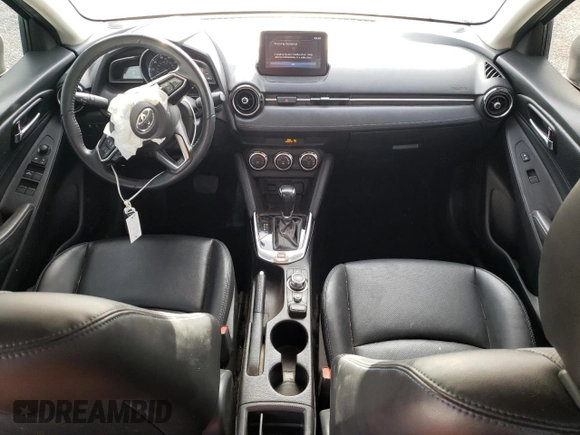 2019 Toyota Yaris L z VIN 3MYDLBYV3KY506033, wystawiony jako Copart lot #47498075 z przebiegiem 71 326 mil mil oraz Szkoda całkowita • Salvage title. Historia ofert i sprzedaży dostępna na DreamBid. Obrazek 8.