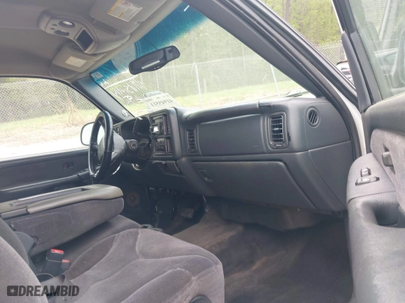 2002 GMC Sierra 2500HD SLE with VIN 1GTHK23172F182552, listed as a IAAI auction lot 41945511 with 290,925 mi miles. Bid and sale history available at carsss.com. Image 5.