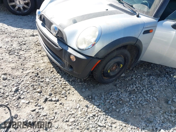 2006 MINI Convertible with VIN WMWRF33586TF64534, listed as a IAAI auction lot 41484453 with 180,748 mi miles and . Bid and sale history available at DreamBid. Image 6.