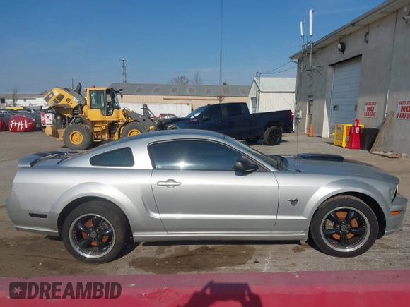 2009 Ford Mustang GT with VIN 1ZVHT82H795128079, listed as a IAAI auction lot 41727791 with 131,495 mi miles and . Bid and sale history available at DreamBid. Image 13.