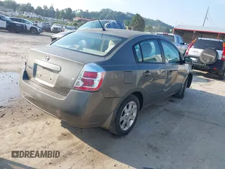 2008 Nissan Sentra S z VIN 3N1AB61E38L626610, wystawiony jako IAAI lot #42650176 z przebiegiem 184 562 mil mil oraz . Historia ofert i sprzedaży dostępna na DreamBid. Obrazek 4.
