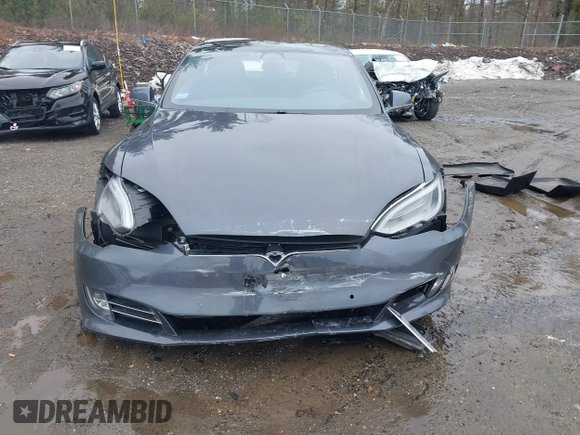 2020 Tesla Model S Long Range z VIN 5YJSA1E26LF413519, wystawiony jako IAAI lot #41742512 z przebiegiem 40 765 mil mil oraz . Historia ofert i sprzedaży dostępna na DreamBid. Obrazek 12.