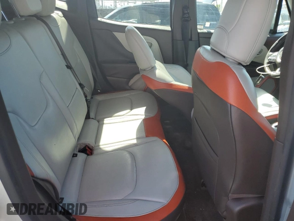2015 Jeep Renegade Limited z VIN ZACCJADT6FPB79524, wystawiony jako Copart lot #57915315 z przebiegiem 73 810 mil mil oraz Szkoda całkowita • Salvage title. Historia ofert i sprzedaży dostępna na DreamBid. Obrazek 10.
