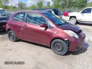 2010 Toyota Yaris z VIN JTDJT4K39A5304524, wystawiony jako IAAI lot #42319626 z przebiegiem 121 124 mil mil oraz . Historia ofert i sprzedaży dostępna na DreamBid. Obrazek 1.