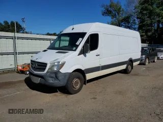 2014 Mercedes-Benz Sprinter Cargo EXT with VIN WD3PE8DC7E5895185, listed as a Copart auction lot 81303884 with 517,728 mi miles and Clean Title. Bid and sale history available at carsss.com. Image 1.