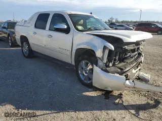 2010 Chevrolet Avalanche LTZ with VIN 3GNVKGE04AG197292, listed as a Copart auction lot 89108385 with 82,687 mi miles and Salvage Title. Bid and sale history available at carsss.com. Image 4.