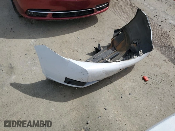 2008 Ford Focus SE z VIN 1FAHP35N18W272057, wystawiony jako Copart lot #59867425 z przebiegiem 293 894 mil mil oraz Szkoda całkowita • Salvage title. Historia ofert i sprzedaży dostępna na DreamBid. Obrazek 12.