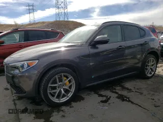 2018 Alfa Romeo Stelvio Sport z VIN ZASFAKPN0J7B78964, wystawiony jako Copart lot #45384155 z przebiegiem 38 271 mil mil oraz Szkody całkowita. Historia ofert i sprzedaży dostępna na DreamBid. Obrazek 1.