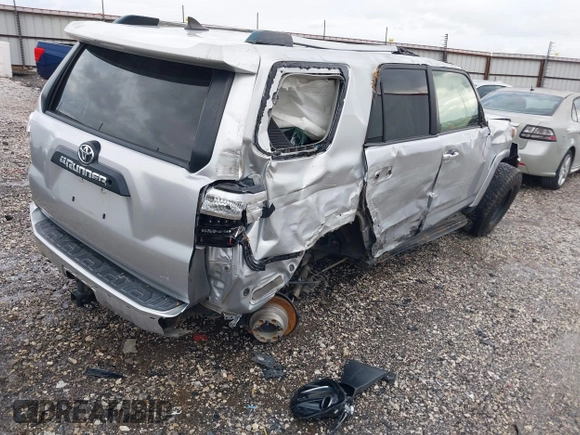 2014 Toyota 4Runner Limited with VIN JTEBU5JR8E5156817, listed as a IAAI auction lot 40787985 with Not Provided miles and . Bid and sale history available at DreamBid. Image 4.