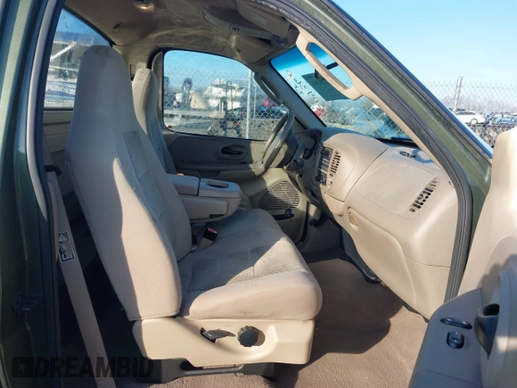 2002 Ford F-150 XL with VIN 1FTRF17W92NB74175, listed as a IAAI auction lot 41204360 with 1 mi miles. Bid and sale history available at carsss.com. Image 5.