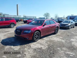 2019 Chrysler 300 with VIN 2C3CCAGG0KH586117, listed as a IAAI auction lot 41923456 with 86,174 mi miles. Bid and sale history available at carsss.com. Image 2.