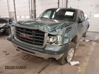 2008 GMC Sierra 2500HD SLT z VIN 1GTHK29648E184776, wystawiony jako IAAI lot #41702854 z przebiegiem 215 160 mil mil oraz . Historia ofert i sprzedaży dostępna na DreamBid. Obrazek 16.