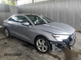 2024 Audi A3 Premium z VIN WAUAUDGY2RA127557, wystawiony jako Copart lot #58738645 z przebiegiem 18 581 mil mil oraz Tytuł czysty. Historia ofert i sprzedaży dostępna na DreamBid. Obrazek 4.