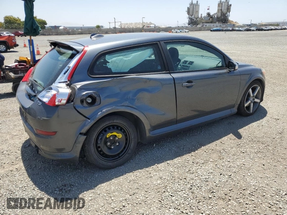 2013 Volvo C30 T5 with VIN YV1672MK4D2310752, listed as a Copart auction lot 61304725 with 92,653 mi miles and Salvage title. Bid and sale history available at DreamBid. Image 3.