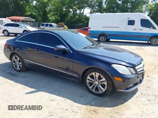 2010 Mercedes-Benz E 350 z VIN WDDKJ5GB7AF016940, wystawiony jako IAAI lot #42568459 z przebiegiem 200 218 mil mil oraz . Historia ofert i sprzedaży dostępna na DreamBid. Obrazek 1.