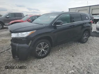 2017 Toyota Highlander LE z VIN 5TDBZRFH9HS461688, wystawiony jako Copart lot #60729905 z przebiegiem 111 654 mil mil oraz Czysty tytuł • Clean title. Historia ofert i sprzedaży dostępna na DreamBid. Obrazek 1.