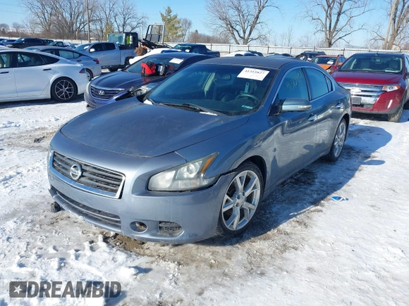 2012 Nissan Maxima SV z VIN 1N4AA5AP6CC840979, wystawiony jako IAAI lot #41315827 z przebiegiem 170 305 mil mil oraz . Historia ofert i sprzedaży dostępna na DreamBid. Obrazek 18.