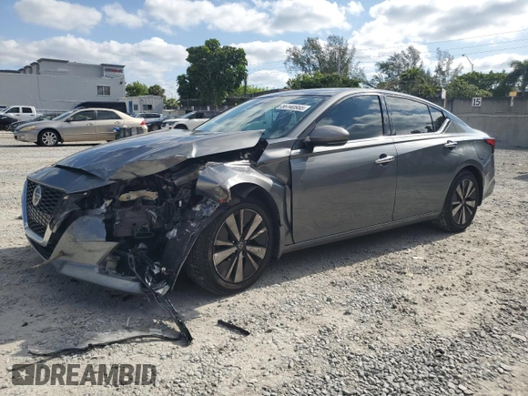 2019 Nissan Altima SV z VIN 1N4BL4DV2KC132035, wystawiony jako Copart lot #56140955 z przebiegiem 82 983 mil mil oraz Nie do naprawy • Non repairable. Historia ofert i sprzedaży dostępna na DreamBid. Obrazek 1.