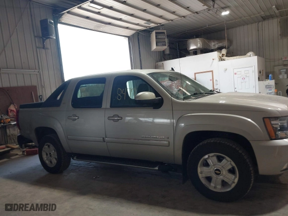2009 Chevrolet Avalanche LT w/2LT with VIN 3GNFK22089G158390, listed as a IAAI auction lot 41868477 with 174,405 mi miles. Bid and sale history available at carsss.com. Image 13.
