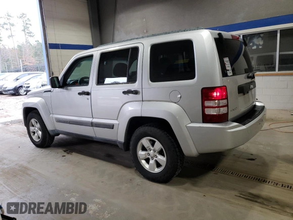 2011 Jeep Liberty Sport z VIN 1J4PN2GK8BW567540, wystawiony jako Copart lot #83463424 z przebiegiem 105 828 mil mil oraz Czysty tytuł • Clean title. Historia ofert i sprzedaży dostępna na DreamBid. Obrazek 2.