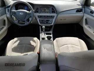 2016 Hyundai Sonata SE z VIN 5NPE24AF1GH385558, wystawiony jako Copart lot #57356665 z przebiegiem 98 991 mil mil oraz Czysty tytuł • Clean title. Historia ofert i sprzedaży dostępna na DreamBid. Obrazek 8.